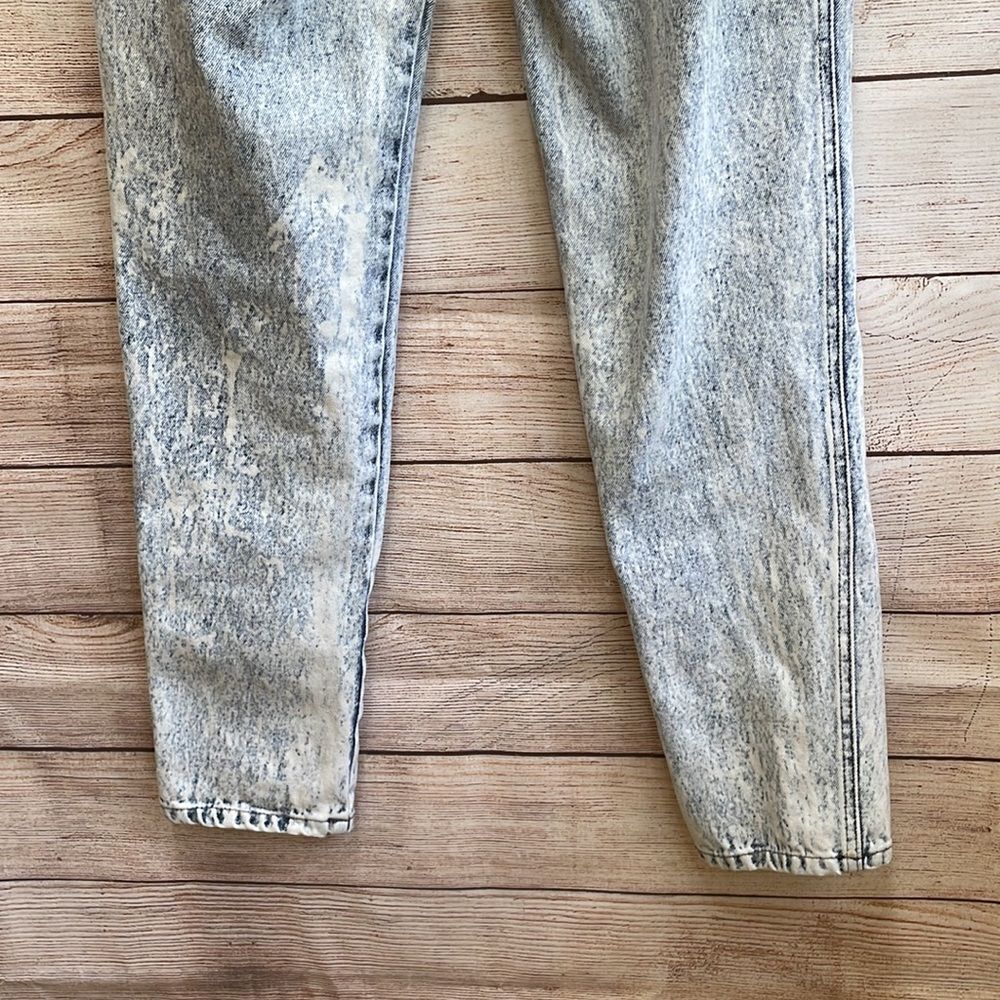 ‎VINTAGE CORNICHE APPLIQUÉD HIGH RISE JEANS - Picture 8 of 11